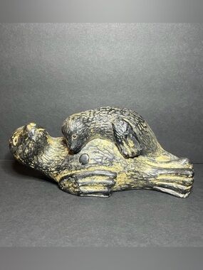 Vintage Rare Wolf Orginal Soapstone Mother Seal & Baby Pup Sculpture Figure